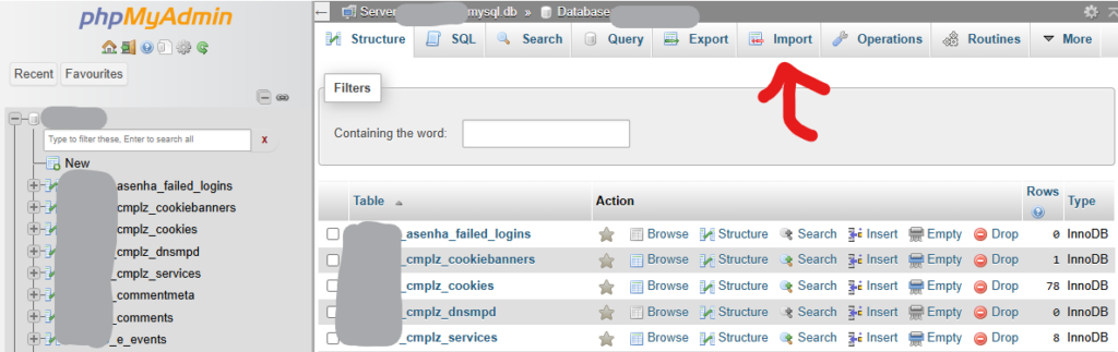 Sélectionner Import sur la liste d'onglet en haut de page PHPMyAdmin